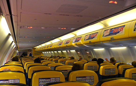 La aerolínea Ryanair prohíbe el alcohol en los vuelos de Reino Unido a Ibiza