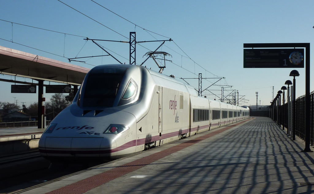 Ave a Valencia o Alicante desde León por menos de 30 euros