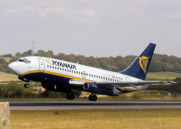 Ryanair supera a Vueling en Peinador