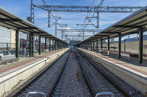 Los 25.000 billetes para trenes AVE a 25 euros de agosto 2017 se vendieron en una hora y media